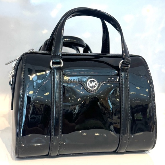 Michael Kors Jet Set Small Patent Duffel Crossbody Bag Black - Picture 2 of 7